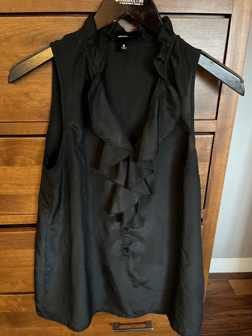 Mossimo Supply Co. Sleeveless Ruffle V-Neck Top - Black